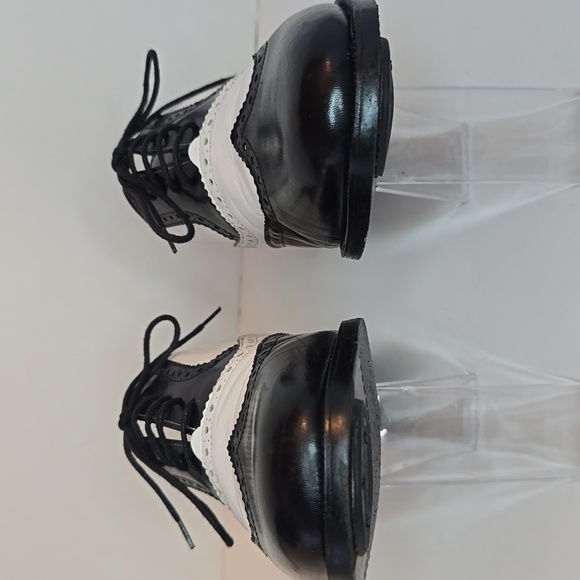 Stacy Adams Black and White Wingtip Brogue Leather Oxfords - Picture 7 of 14